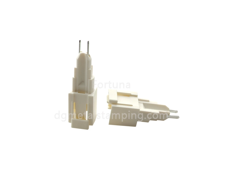 Формованная металлическая штампованная деталь, используемая для сборки и соединения 1