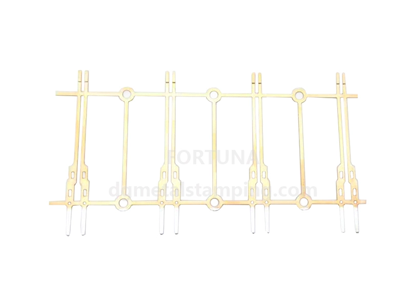 Marco de plomo estampado de metal parcialmente plateado. 1