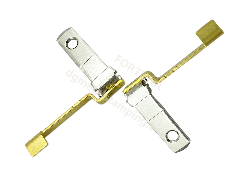 Assemblage de pièces d'emboutissage en métal riveté pour l'électronique grand public 1