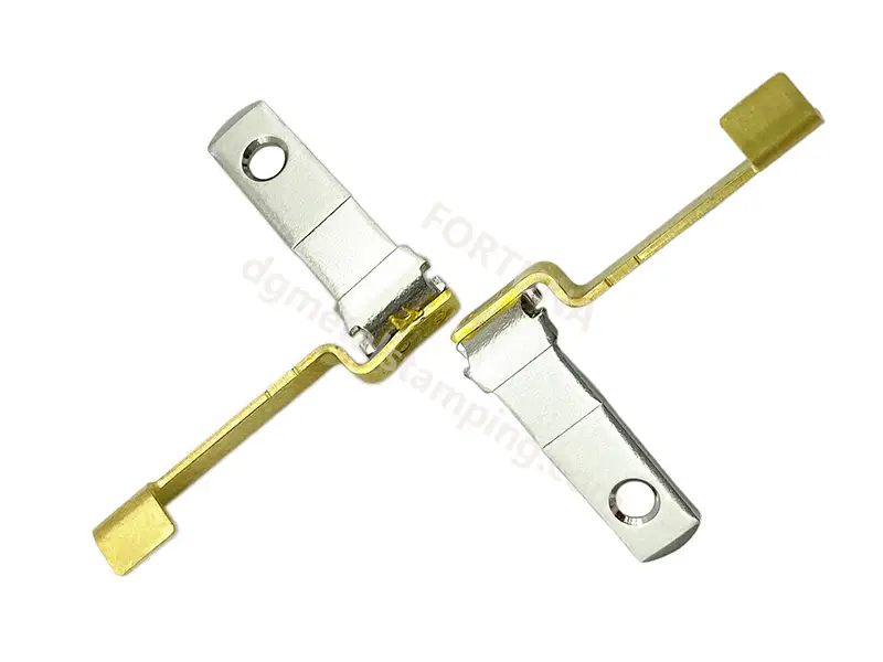 Montaje de piezas de estampado de metal remachadas para electrónica de consumo. 1